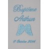 écharpe de baptême bébé aile d'ange personnalisée brodée bleu ciel garà§on