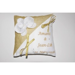 coussin porte-alliances mariage personnalisé brodé or strass avec orchidée