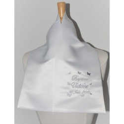 écharpe de baptême enfant papillons personnalisée brodée pour garà§on ou fille (ici violet rose)