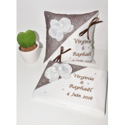 ensemble coussin avec  livre d'or mariage porte-alliances personnalisé brodé  strass avec orchidée